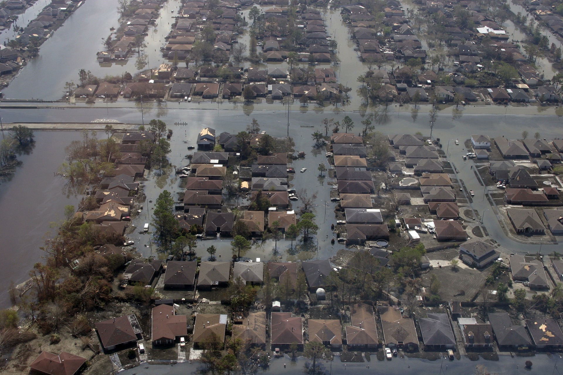 Ida v. Katrina in New Orleans: Fewer People, Better Levees, Smaller Storm  Surge, image size:1920x1279